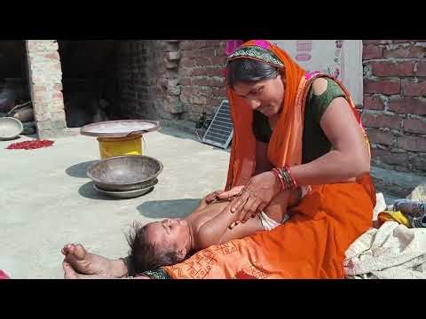 new born baby oil massage step by step village 🥰 आज beby को malish की हु