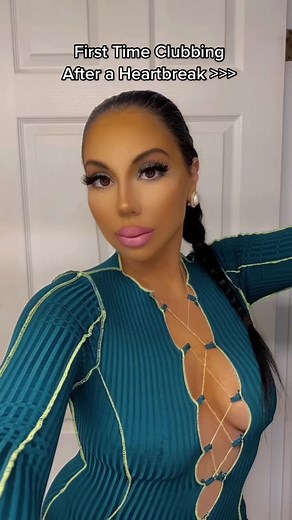 Clubbing in Ottawa.. ❤️‍🔥🇨🇦 #ottawaclubs #downtownottawa #ottawalife #hydeandseeknightclub #singlelifebelike #ottawaontario #ottcity #fypagecanada #ottawaclub #clubbingnightlife #bywardmarketottawa #bottleservice #ottawagirl #canadafyp #girlsnightbelike