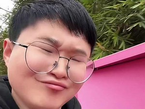 寸头络腮胡成都什么梗
