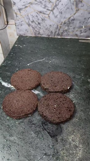 ushman gani12 | Mickey mouse cake Mickey mouse cake tutorial easy decoration #shortsfeed #virals #shorts #mickeymouse #trending | Instagram