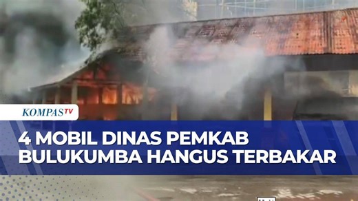 Kebakaran Hebat di Bulukumba, Empat Kendaraan Dinas Pemkab Ludes Dilahap Api