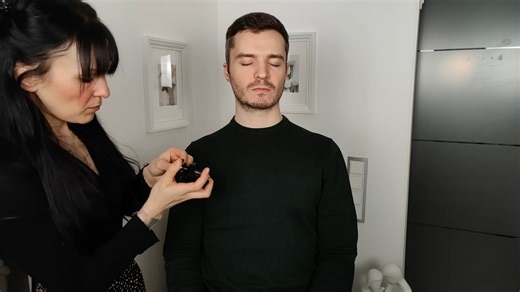 【ASMR 助眠-Female组合】用各种工具做身体扫描-The (Weird) Art Of Body Scanning