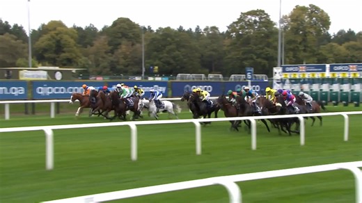 Was this the biggest shock of the Flat season at Ascot… or even in the world? POWERFUL GLORY stormed past LAZZAT to snatch victory in the QIPCO British Champions Sprint Stakes. Take a bow, @jspencer1980 👏 | Ascot Racecourse