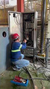 Secure connection of a cable or wire end to a device.