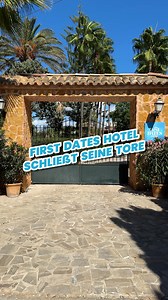 Ein weiteres Jahr in unserem First Dates Hotel auf Mallorca neigt sich dem Ende zu 💔 Wir sind zwar traurig über diese Tatsache, freuen uns aber für alle Singles, die wir zusammenbringen durften! ❤️ Wir schließen die Pforte erstmal wieder,… bevor wir sie im nächsten Jahr wieder öffnen 🏩 Ihr habt eine Folge verpasst oder wollt euch die Staffel nochmal anschauen? Dann schaut sie euch online an, bei @rtlplus . 🌴🏩🩵 #firstdateshotel2025 #firstdateshotel #firstdatesvox #vox #loveisintheair | First