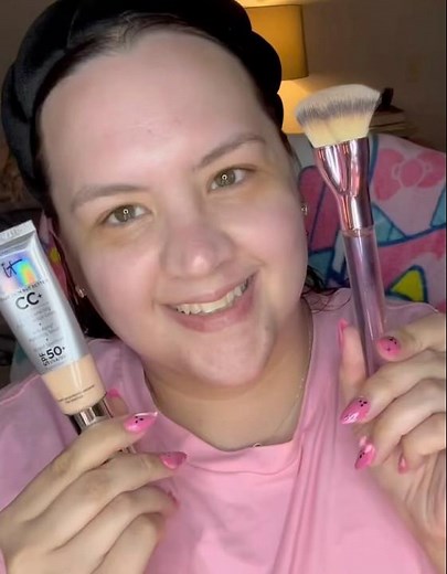 @IT Cosmetics with their brush for application is 👩‍🍳💋✨ #makeup #itcosmetics #beauty #cosmetics