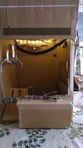 自作クレーンゲーム: ダンボールとマインドストームを使った創造的工作方法