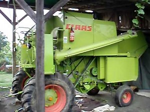 claas compact 30