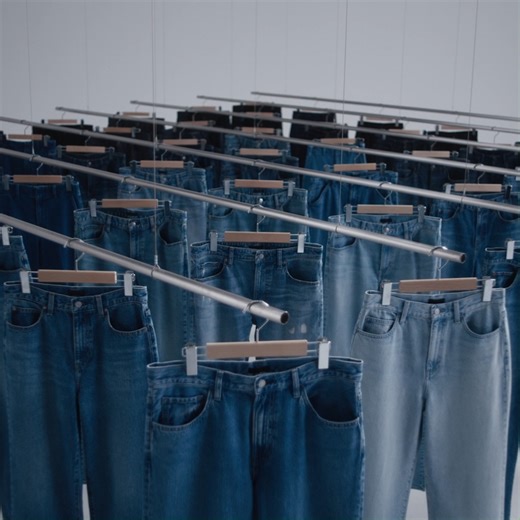 Wide jeans for everyone. Wide Straight Jeans. We aimed for a silhouette that's easy to wear for a wide range of age groups. We sought a balanced look that looks neat and not overly wide around the waist, and moderately wide and straight below the knees. One answer from UNIQLO is a carefully thought-out pair of jeans that are in line with the times. Read more about #UniqloMasterpiece here: https://s.uniqlo.com/4bOu4q9 #UniqloPH #LifeWear | Uniqlo Philippines