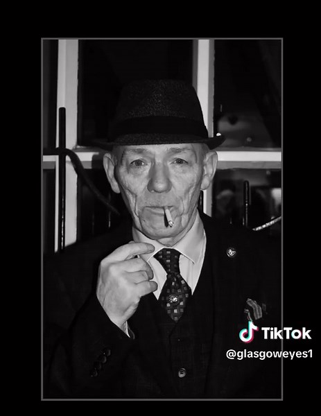 Morning everyone, If you are looking for a perfect gift this year Check my new book - Midnight City Glasgow after dark captured over 2 decades Also some framed prints will be made available this friday #glasgow #glasgowtiktok #scotland #photojournalist #streetphotography