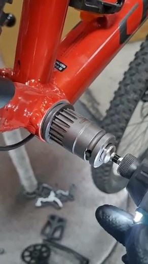 How to remove a bottom bracket