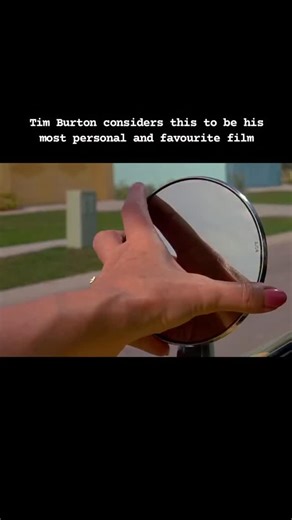 @cinemaaoftheworld 🏴‍☠️ Edward Scissorhands (1990) is a gothic romantic film directed by Tim Burton. The film tells the story of Edward, a gentle artificial man with scissors for hands, taken in by a suburban family, where his kindness, creativity, and difference both enchant and alienate the community. Burton weaves a poignant exploration of isolation, love, and acceptance, infused with gothic charm and surreal humor. Edward Scissorhands remains a timeless fable about the fragility of innocenc