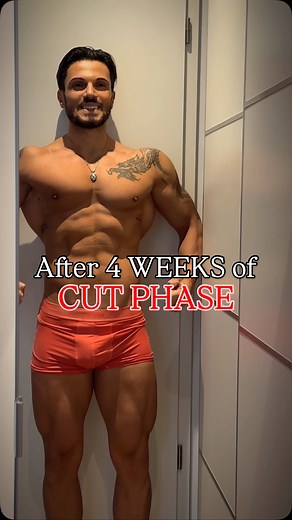 🔥I Changed my BODY in 1 month🔥 #natty - I reached my first goal: CALENDAR 2026 ✅ - I want to take stock with you after 4 weeks of strategic CUT, for my most important SHOOTING of the year. I am Natural and I have done everything I can to maintain a good amount of muscle mass and focus on fat loss, especially in the abdominal area. I believe I can be satisfied. What do you think? 🤓 - 🇫🇷 Je fait le point avec vous après 4 semaines de CUT stratégique, pour mon SHOOTING le plus important de l’a