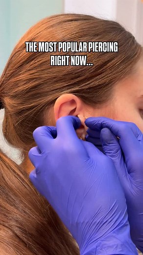 The most asked for piercing right now is the TRAGUS✨ This is one of the most negatively anticipated for the thickness and is also anatomy dependent. If you’ve got the anatomy this is the perfect addition to any stack! It looks insane styled with a dainty stud but once fully healed can be styled with a dainty hoop too! Do you have this piercing? Tell us in the comments how your experience was!🫶🏼 If you don’t, why are you waiting for? Book your next piercing at the D&J HUB, 📍Liverpool, L33 7TJ 