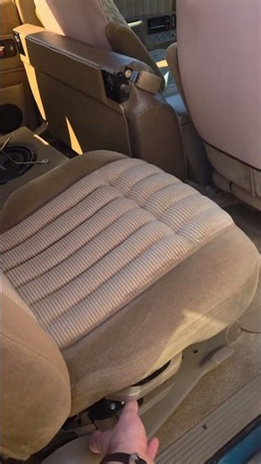 The audio in this truck ISN’T stock! #obschevy