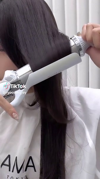 髪型の巻き方とレイヤーカットのテクニック