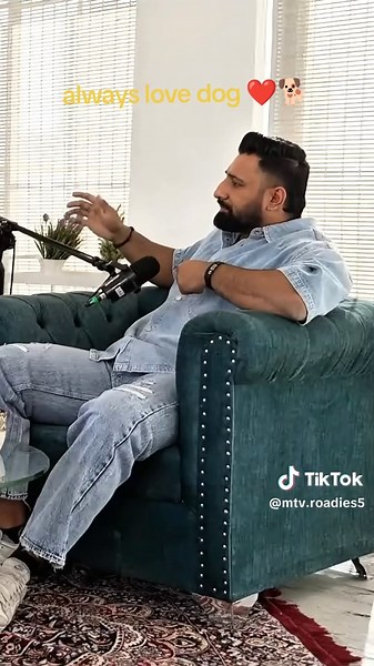 #creatorsearchinsights #rajat #lovedogs #dog #foryou #100kviews #1millionviews #creatorsearchinsights #doublecrossroadies