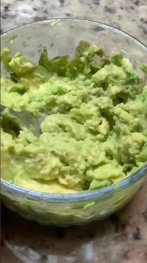Easy Homemade Guacamole Recipe | Fresh & Delicious in Minutes!