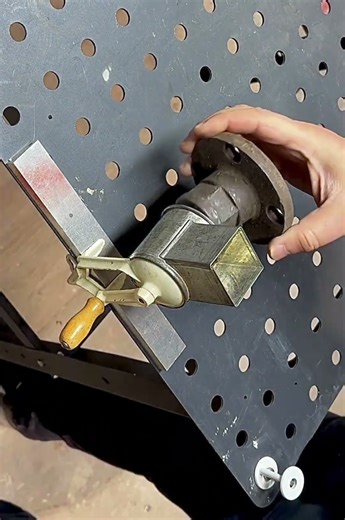 I Built a Turntable From a Cheese Grater #Metal #tools #Welding #DIY #Upcycling #schweißen