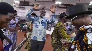 1.2M views · 39K reactions | 殺J'ai été invité au mariage de Mr MONDA Obrou et sa femme ce samedi 14 /12 /2024 À bingerville Alors voici la deuxième entrée des mariés #Prince #Niko #Akié La joie des parents étaient immense Booking+2250504072707 Guitare Ezechiel Aimé | Guitare Ezechiel Aimé | Facebook