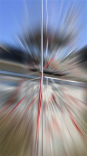 Вижте как мина денят. Първо скелето, после малко пот на покрива и ето – инсталацията е готова! Чиста работа, няма какво да се каже. Продължаваме към следващия! #фотоволтаика #сериал #качество #монтаж #България