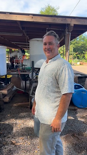 The poor farming practices of the past have stripped the soil in Lahaina of the nutrients and life it once had. Compost tea is our way of giving back to the ʻāina — restoring microbes, improving water retention, and bringing the soil back to balance. This is landscaping done the right way — natural, local, and alive. JD has made this compost tea accessible to the community, please reach out if you’re interested in getting started on a soil regenerative program. 🤙🏼 | Kalani Ross