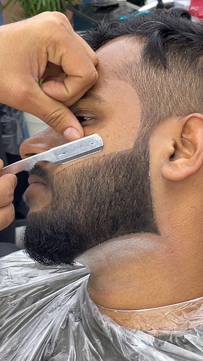 36K views · 11 reactions | How To Shape Beard ❤️❤️❤️ #hair #haircut #hairtutorial #hairstyle #haircuts #beard #barber #hairtransformation #barbershop #bearded #beards #barbering #barberstylist #hairtutorial #beardlook #reels #instagram #reelsvideo #reelsinstagram #ınstagood #instadaily | Raja Jee | Facebook