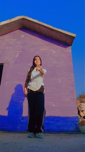 Slow motion 🫠✨️[SimranTaak ]viraldance #youtubeshorts #kpopdance #trendingshorts#youtubeshort #trend