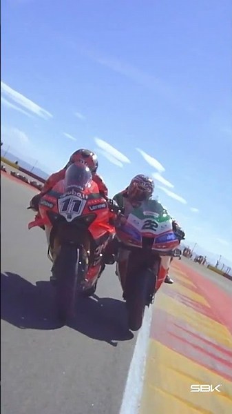 Rewind to last year's touch between Bulega and Lowes 👀 | 2026 #AragonWorldSBK 🇪🇸