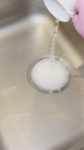 Shauna Murphy on Instagram: "My utility sink has seen one too many muddy football boots lately and, like me, it’s in need of some TLC! 😅 Here’s to warmer weather ahead and fewer boot cleaning sessions! 🌞⚽️ #cleaning #clean #cleanenergy #cleaningmotivation #utility #sink #tutorial #fyp"