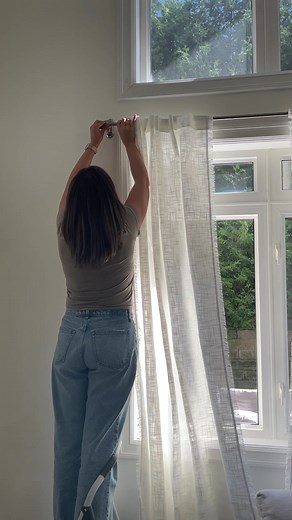 Transform Your Rental Space with These Curtain Design Ideas