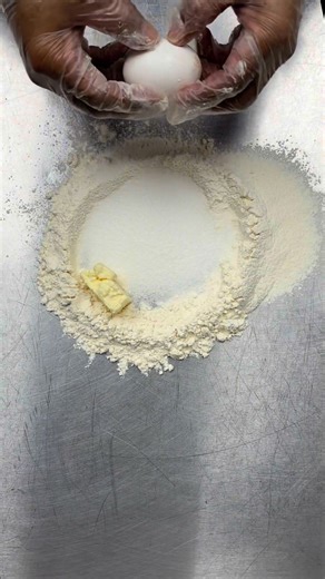 It's all about the filling! 🍓🫐 We use the freshest ingredients 🌿 to ensure every bite of our pies is bursting with flavor. This is the heart of what we do. From classic fruit pies to decadent cream pies, we have a flavor for everyone. Remember to check out our options for vegan cakes 🌱 and gluten free cakes 🌾 too! #MiasBakery #Pies #PieFilling #FreshIngredients #VeganCakes #GlutenFreeCakes #BrooklynBakery #NYCFood #BakingProcess #Dessert | Mia's Brooklyn Bakery