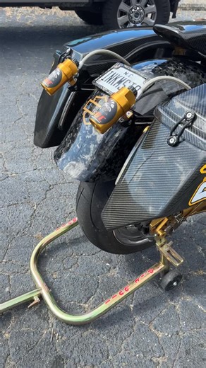 The “Equalizer” will make her debut in the @baggerracingleague 2026 season. All carbon fiber parts including the seat is made by us. Swingarm, Subframe, Handlebars, Inverted Front forks, rotors, chain conversion, rear sets! All made by us and are available on our website. When we say built by racers for racers we mean it!! Maxx ECU tuned and installed by us! This is the ultimate level of Performance Bagger. See ya on the track! Show up or Shut up!!! #performancebagger #kingofthebaggers #harleyda