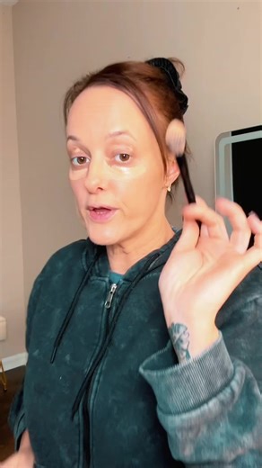 Concealer Brushes have to be some what dense and flexible in my opinion. #concealerbrush #bkbeauty #makeupover40