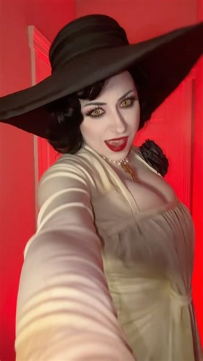 Lady Dimitrescu is back! #residentevil #cosplay #ladydimitrescu #cosplayer #videogame