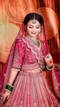 Bride poses for wedding photo shoot #trending #wedding #poses #bride #candidphotograph