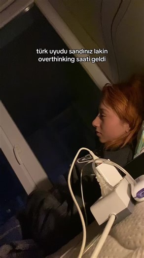 Türk Uyudu Sandınız Lakin Overthinking Saati Geldi