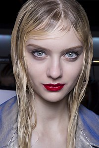 5 ways to style your hair after swimming so you never look like a drowned rat again - FASHION Magazine