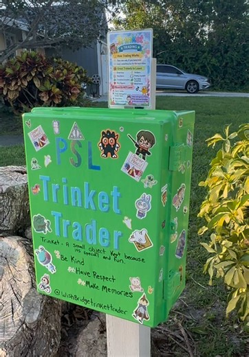 Visited @Psl Trinket Trader and dropped off hand made axolotl bead keychain #Kandibeads #trinkettrader #trinketbox #psltrinkettrader #trinkettraderbox