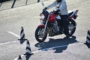 バイクのスラロームが速くなるコツを解説！タイムクリアはこれで余裕！