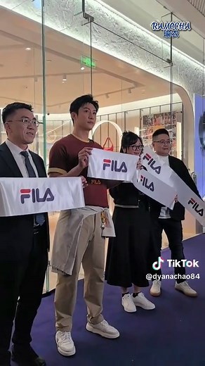 20.03.25 📍Guangzhou #huangjingyu #huangjingyu黄景瑜 #huangjingyu黄景瑜🐋🐳 #黄景瑜 #johnnyhuang #johnnyhuangjingyu #johnny黄景瑜 #fyp #aktor #aktorchina #actor #actorchinese #chineseactor #penyanyi #model #fila #ba #brandambassador #moonlight #henrylau