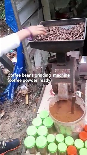Coffee powder making using a machine