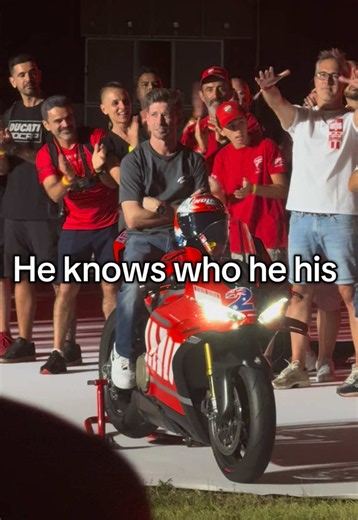 Casey Stoner. O come il nostro amico Meda diceva BASTONER. WDW 2026 pieno di leggende. #ducati #wdw #caseystoner27🇦🇺 #bikerlife