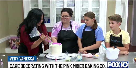 Cake Decorating with The Pink Mixer Baking Co.