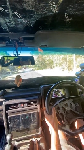 Don't try this one yourself... 🫣😳 | UNILAD Tech