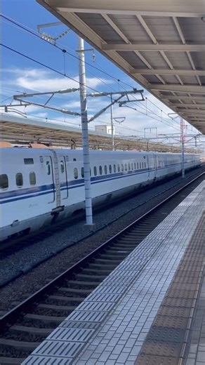 N700S 岐阜羽島駅 ひかり 岡山行きの通過の様子です。JR東海 東海道新幹線 SHINKANSEN