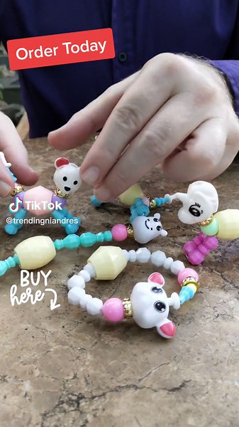 Magical Pet Bracelet: Transform Pets into Fun Accessories