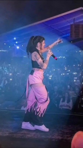 Cazzu: Letra Completa de 'Chapiadora'