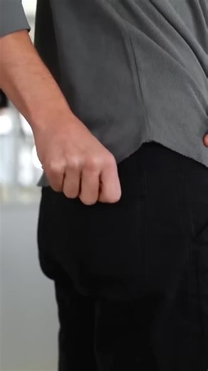 Ever lost your wallet or luggage right when you needed it most? That panic ends here. Meet easyTag — your ultra-slim smart tracker for Apple & Samsung users. 📍 Tracks your wallet, passport, or bags in real time 🔋 Lasts up to 5 months on a single charge 📲 Connects easily with Find My or SmartThings Find Travel smarter. Live worry-free. ✈️💛 Because peace of mind should always be within reach. 🌐 Available now on Amazon. 💻 Visit our website (Link in bio) easyTag | smart tracker | wallet tracke