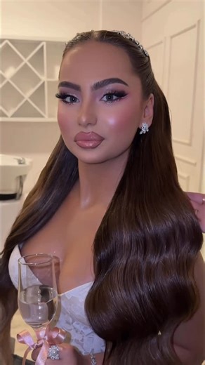 ＥＬＯＮＡ ＧＲＥＺＤＡ on Instagram: "Just Wowww ✨✨✨ #elonagrezdamakeup"